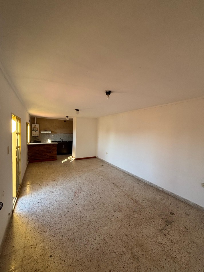 Casa en venta 2 dormitorios en planta baja + Departamento 2 dormitorios Santo Tome (Centro)