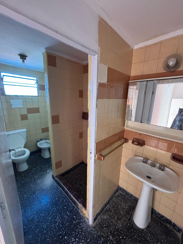 Casa en venta 2 dormitorios en planta baja + Departamento 2 dormitorios Santo Tome (Centro)