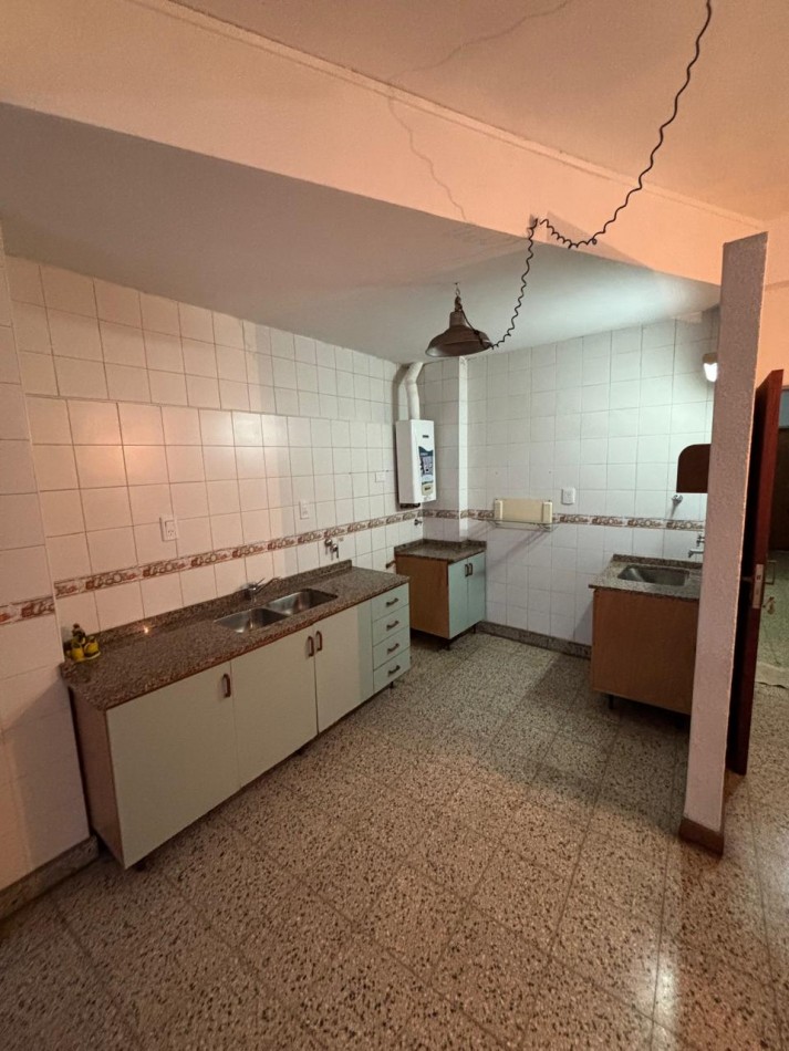 Departamento dos dormitorios 1er piso Al frente pleno microcentro Mendoza 2770  