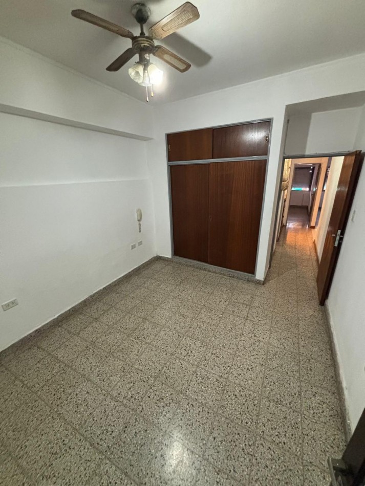 Departamento dos dormitorios 1er piso Al frente pleno microcentro Mendoza 2770  