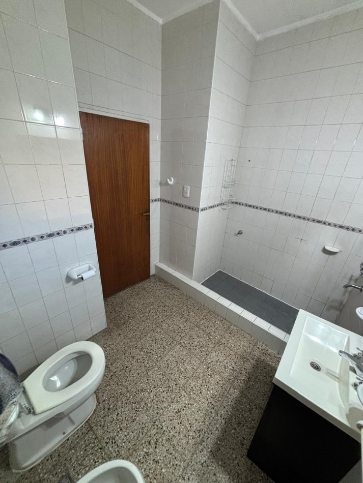 Departamento dos dormitorios amoblado Al frente pleno microcentro