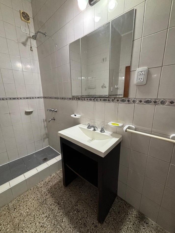 Departamento dos dormitorios amoblado Al frente pleno microcentro