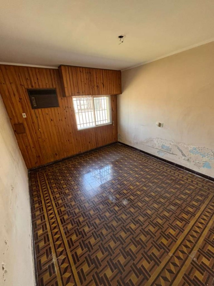 CASA 3 DORMITORIOS + 2 LOCALES A REFACCIONAR