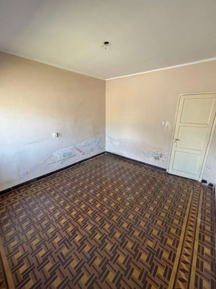 CASA 3 DORMITORIOS + 2 LOCALES A REFACCIONAR