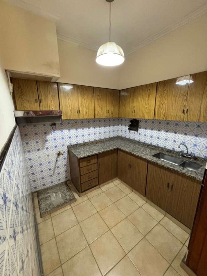 CASA 3 DORMITORIOS + 2 LOCALES A REFACCIONAR