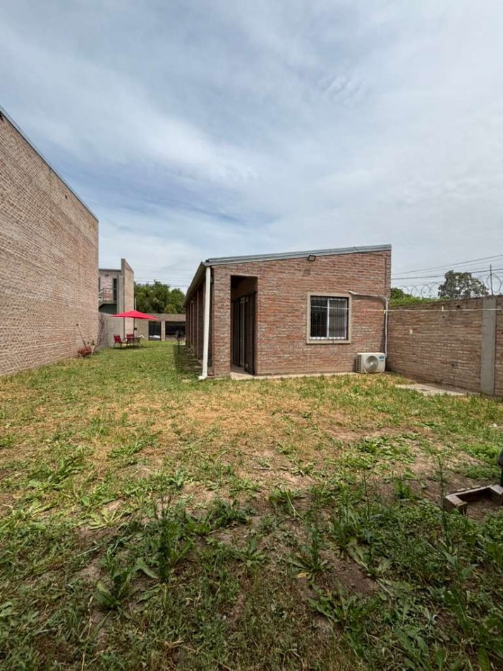 Casa nueva de 1 dormitorio con lote 300m2