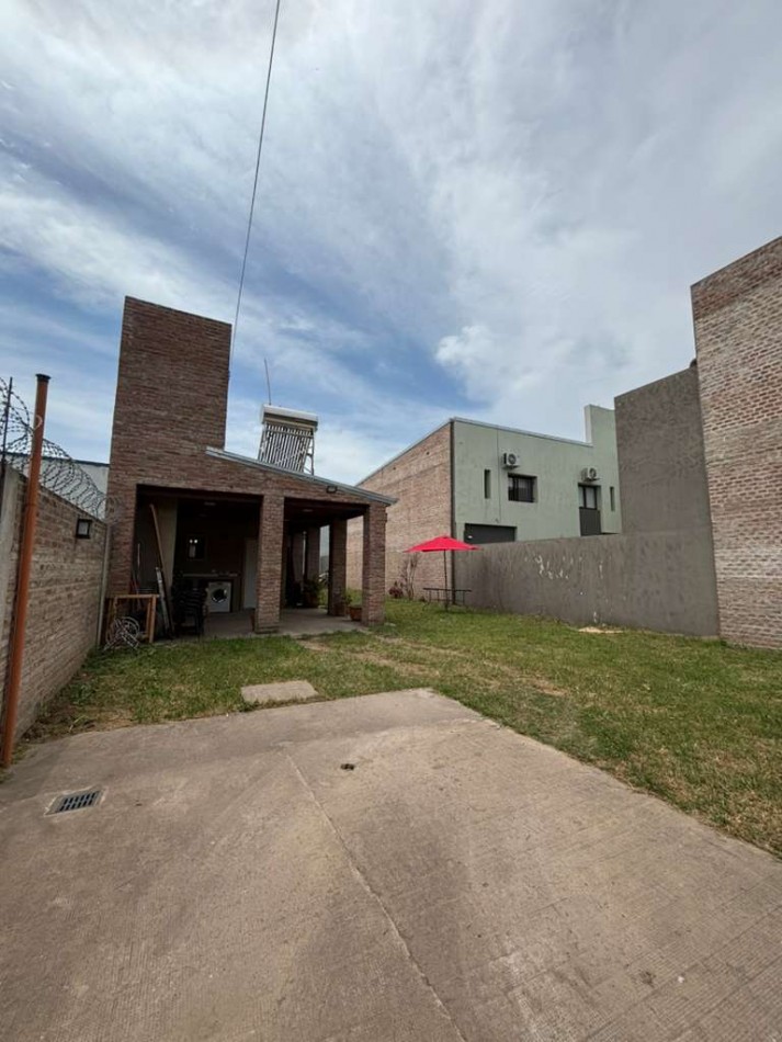 Casa nueva de 1 dormitorio con lote 300m2