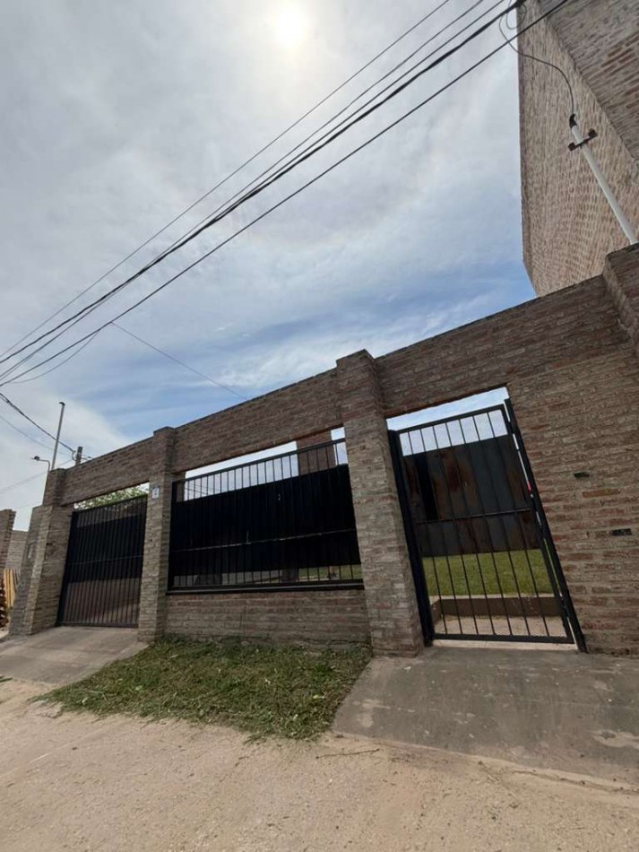 Casa nueva de 1 dormitorio con lote 300m2