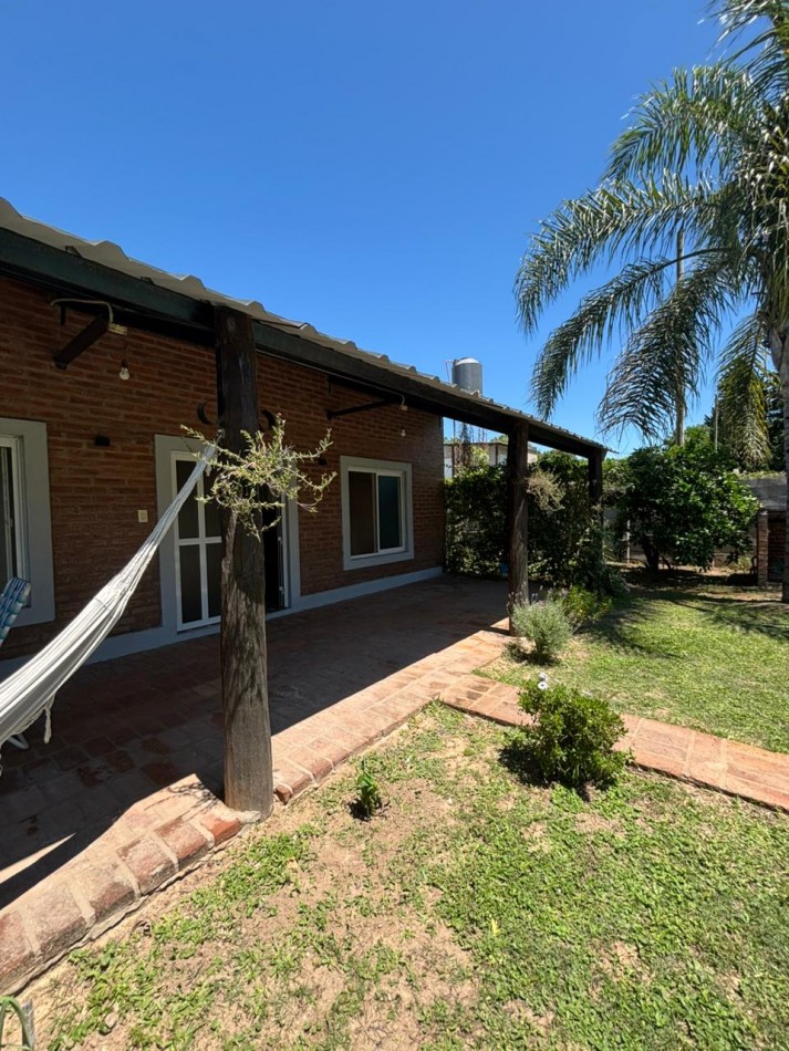 Casa con amplio terreno y parque - Ruta 1, Km 17 (Arroyo Leyes)