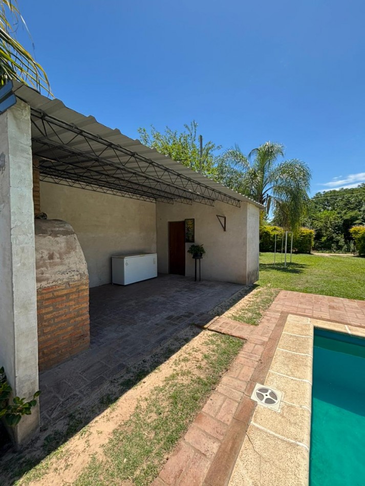 Casa con amplio terreno y parque - Ruta 1, Km 17 (Arroyo Leyes)