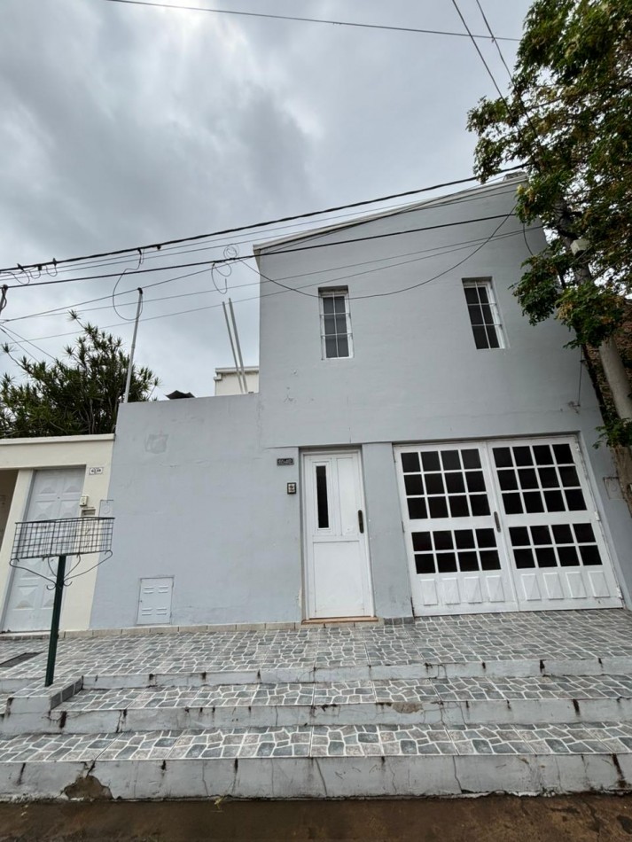 Casa al frente + Departamento interno | Barrio Mayoraz