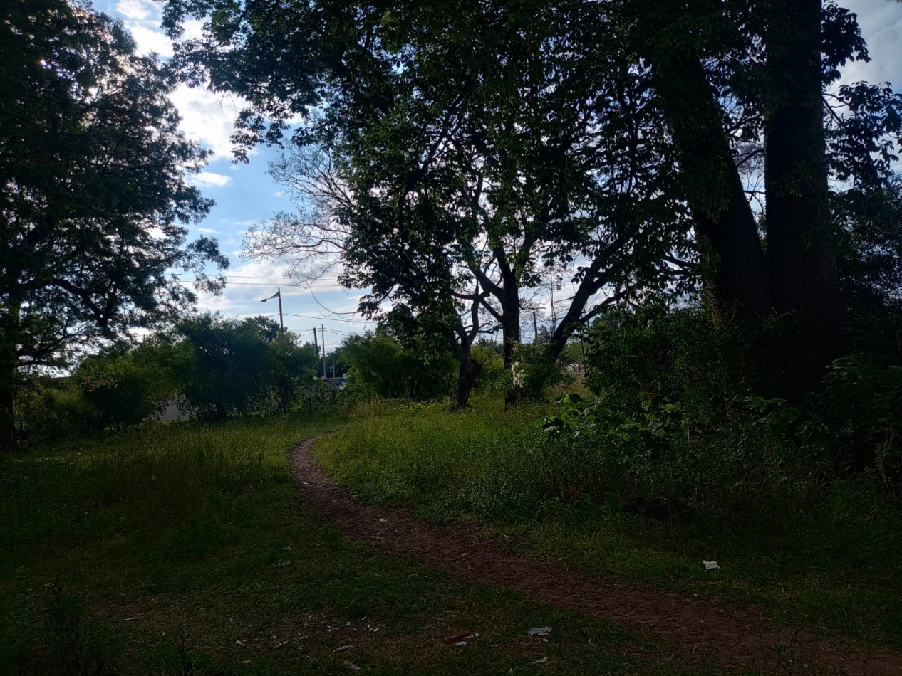 Venta - Lote 8.700 m² en Barrio Las Lomas