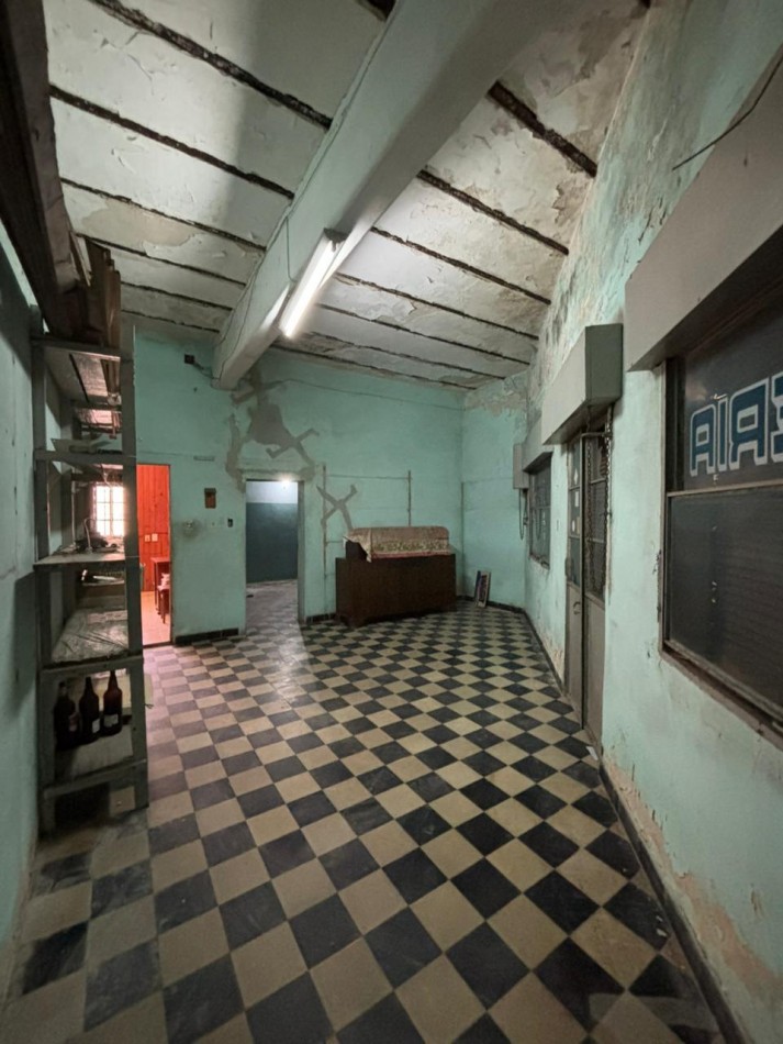 CASA 3 DORMITORIOS + 2 LOCALES A REFACCIONAR