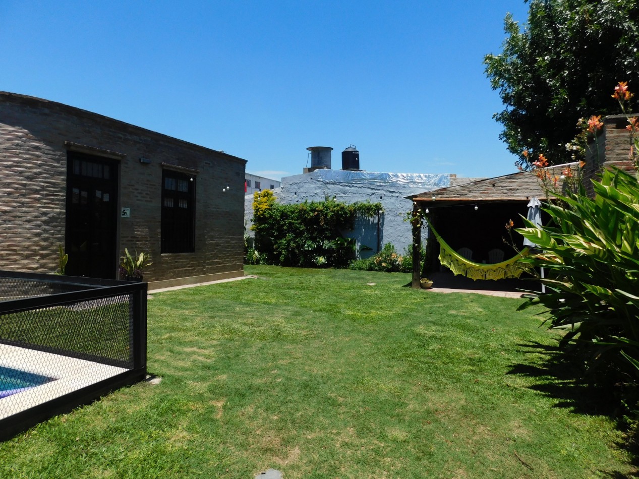 Casa interna de 3 dormitorios con piscina - Guadalupe Oeste