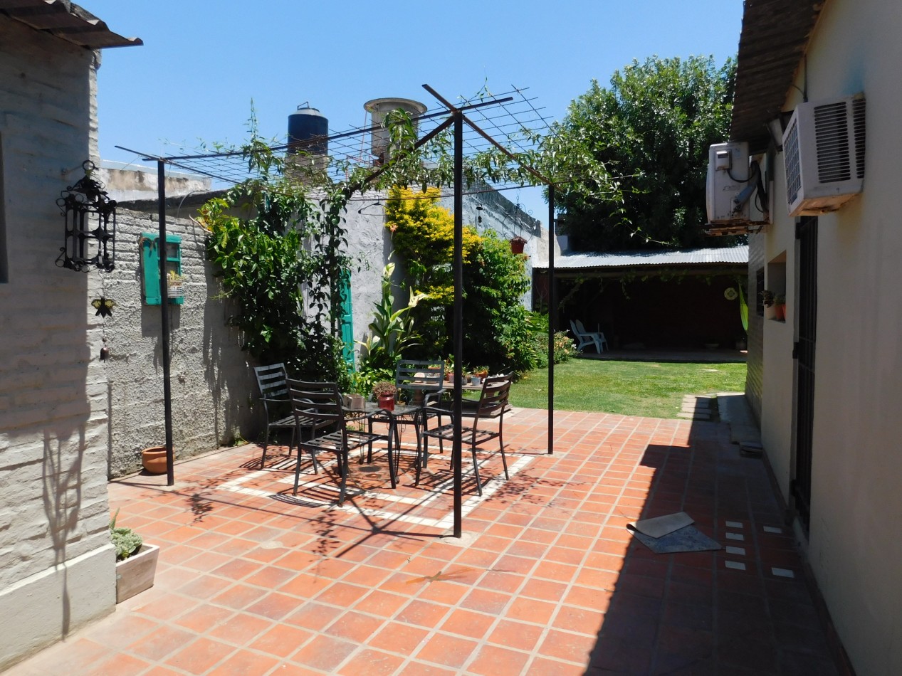 Casa interna de 3 dormitorios con piscina - Guadalupe Oeste