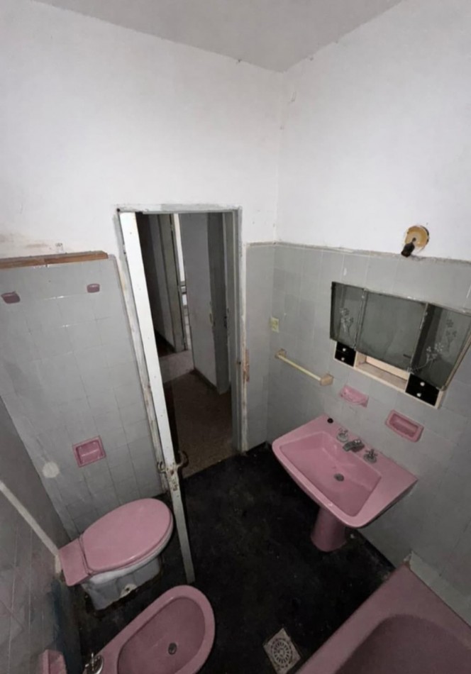 VENDE CASA C/ LOCAL COMERCIAL Y DEPARTAMENTO