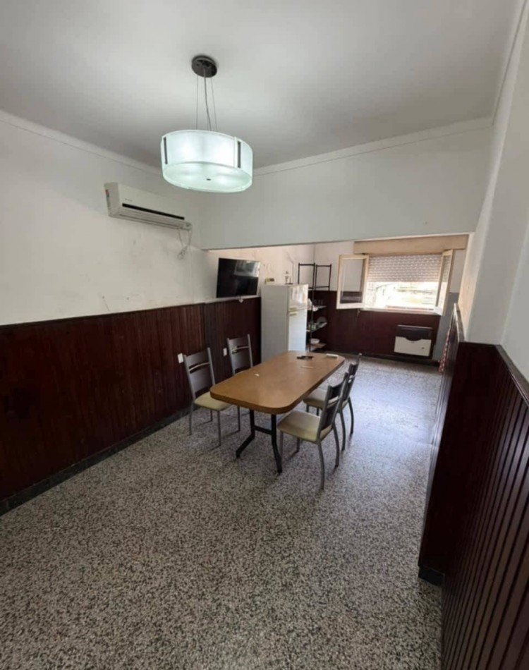 VENDE CASA C/ LOCAL COMERCIAL Y DEPARTAMENTO