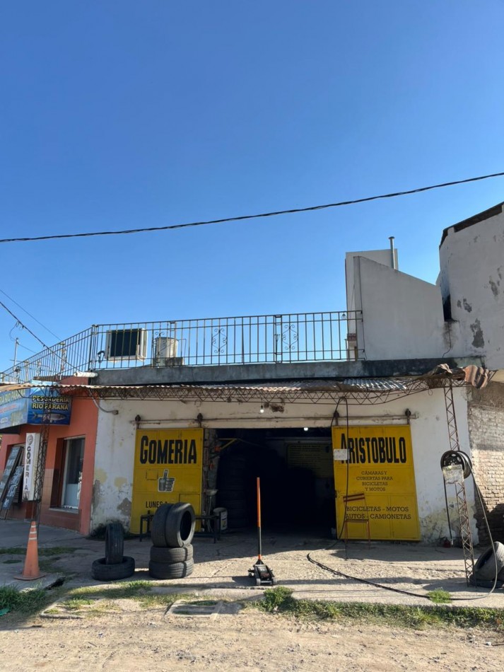 SE VENDE CASA + DOS LOCALES + DPTO SOBRE AV. ARISTOBULO DEL VALLE