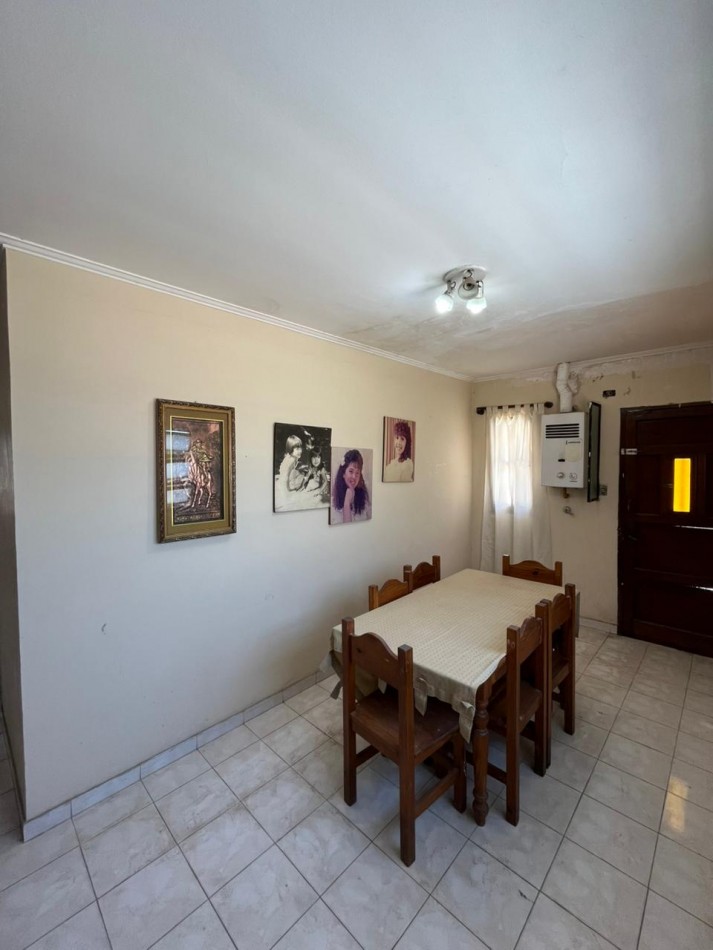 SE VENDE CASA + DOS LOCALES + DPTO SOBRE AV. ARISTOBULO DEL VALLE