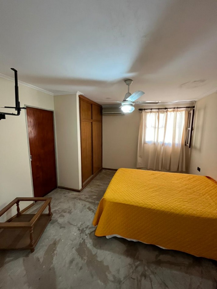 SE VENDE CASA + DOS LOCALES + DPTO SOBRE AV. ARISTOBULO DEL VALLE