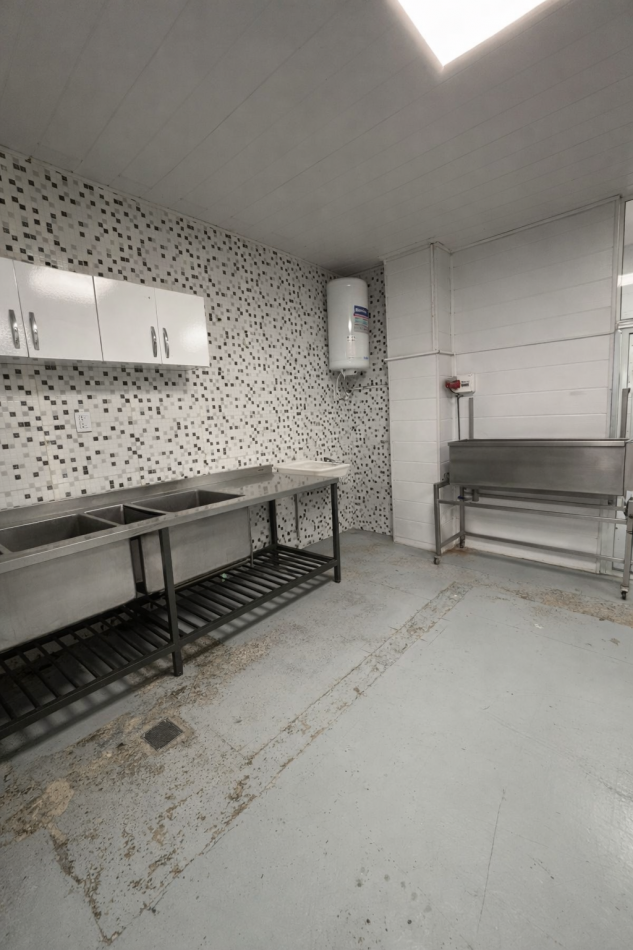 SE VENDE EDIFICIO DEPARTAMENTOS CON LOCAL COMERCIAL