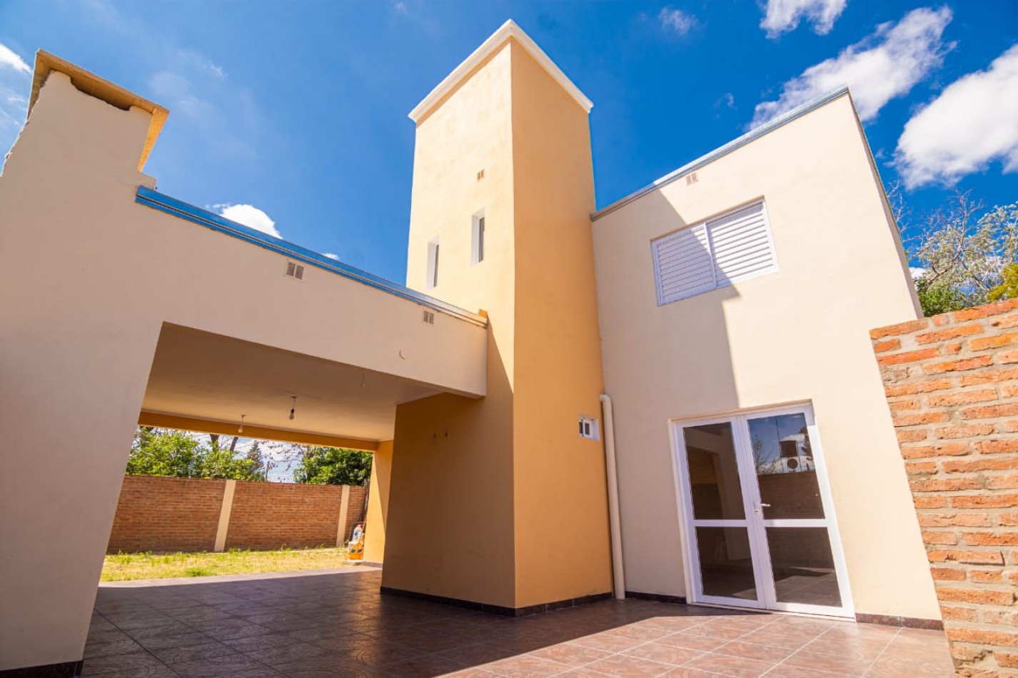 Casa a estrenar de 2 dormitorios - Excelente ubicacion y entorno natural