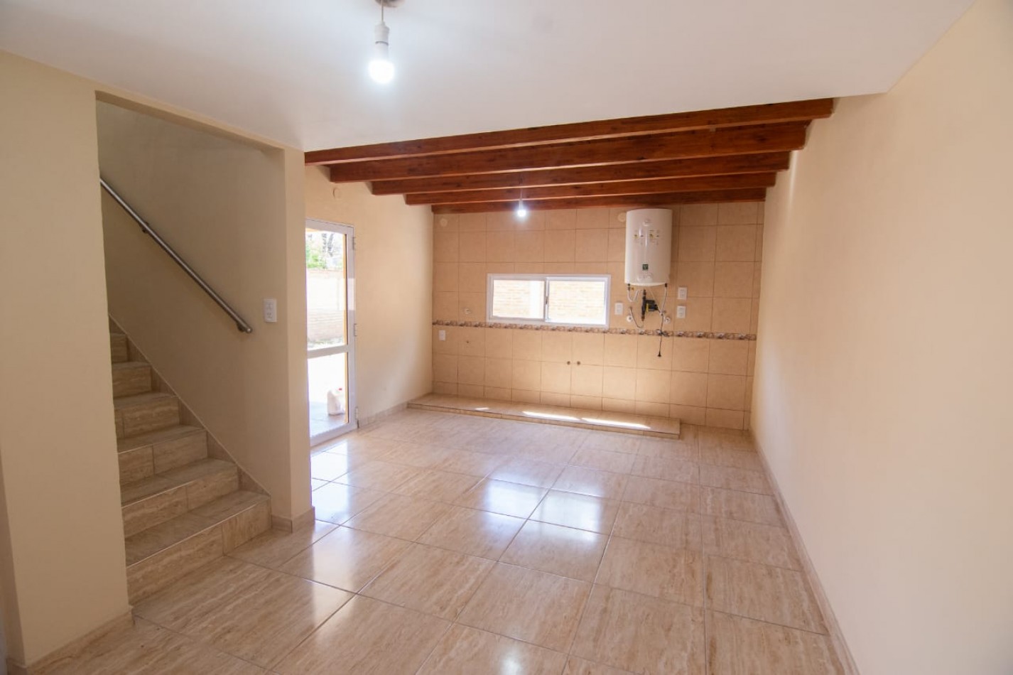 Casa a estrenar de 2 dormitorios - Excelente ubicacion y entorno natural