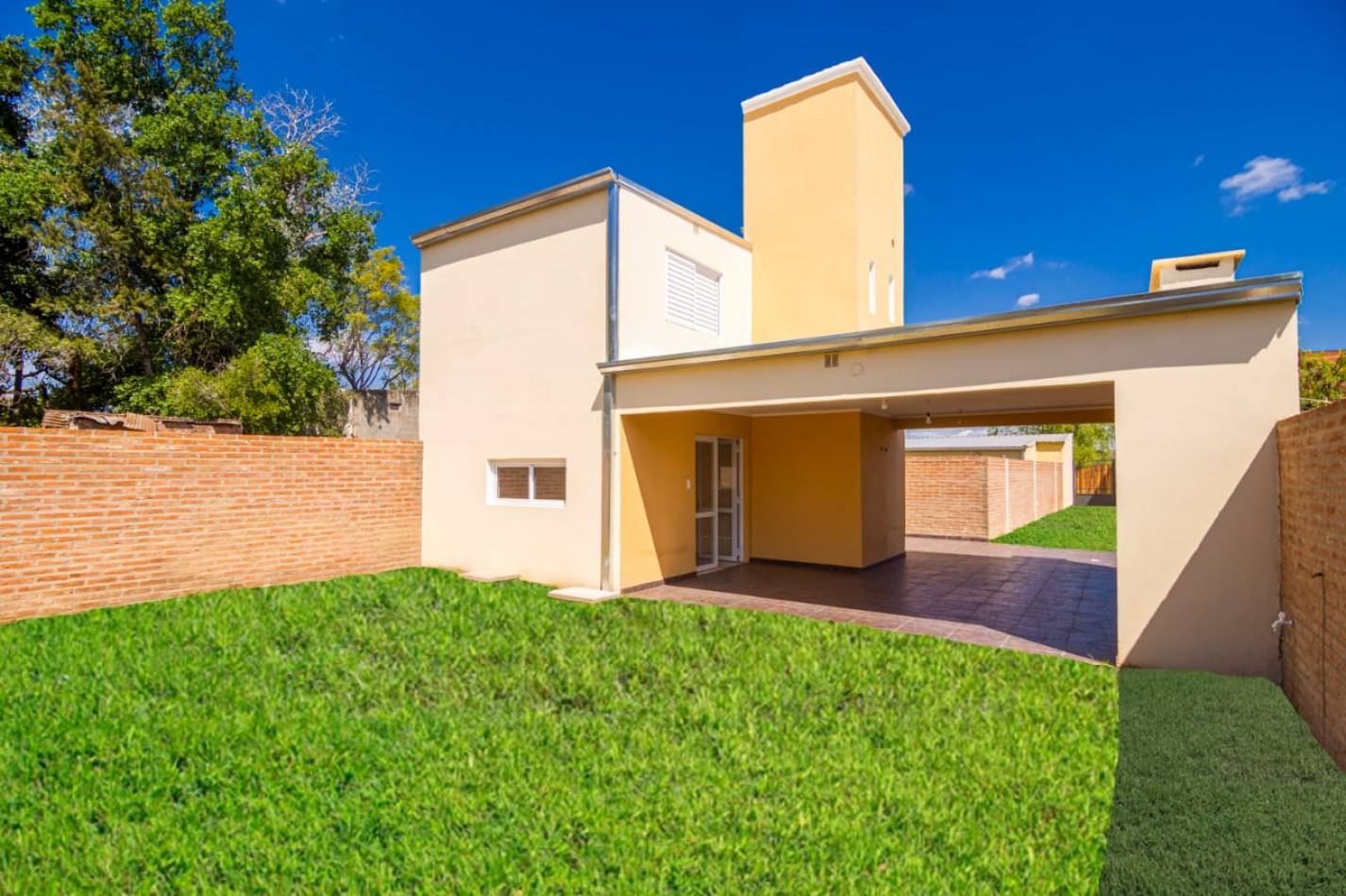 Casa a estrenar de 2 dormitorios - Excelente ubicacion y entorno natural