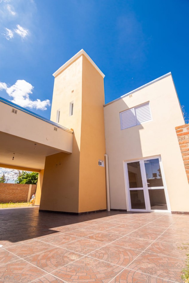 Casa a estrenar de 2 dormitorios - Excelente ubicacion y entorno natural