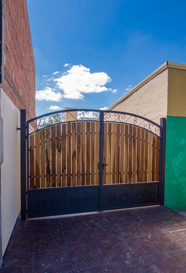 Casa a estrenar de 2 dormitorios - Excelente ubicacion y entorno natural