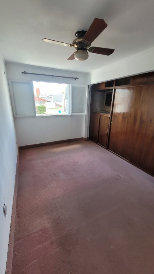 CASA EN VENTA - 3 DORMITORIOS | A MEDIA CUADRA DEL PARQUE GARAY