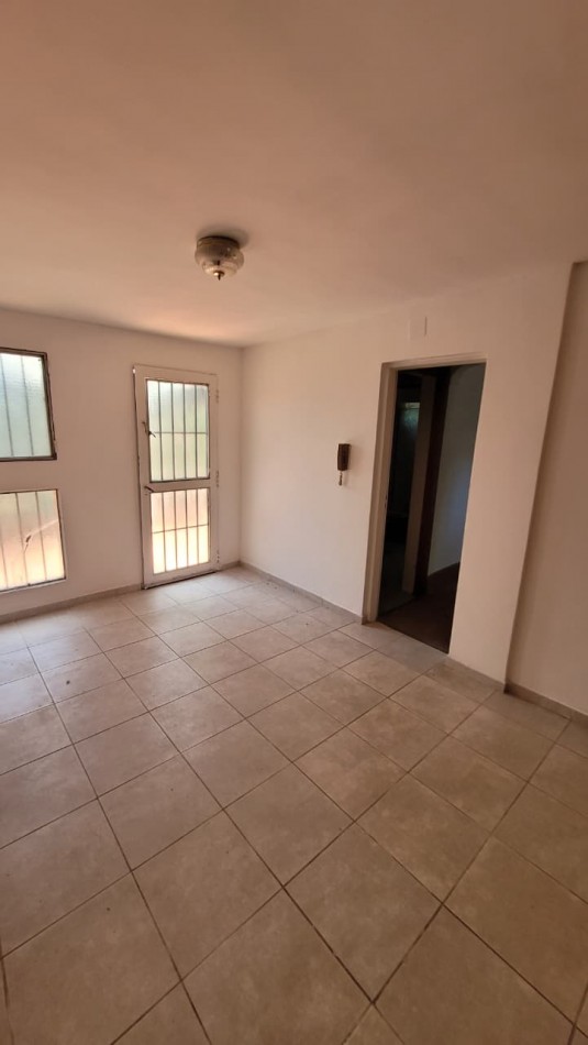 CASA EN VENTA - 3 DORMITORIOS | A MEDIA CUADRA DEL PARQUE GARAY