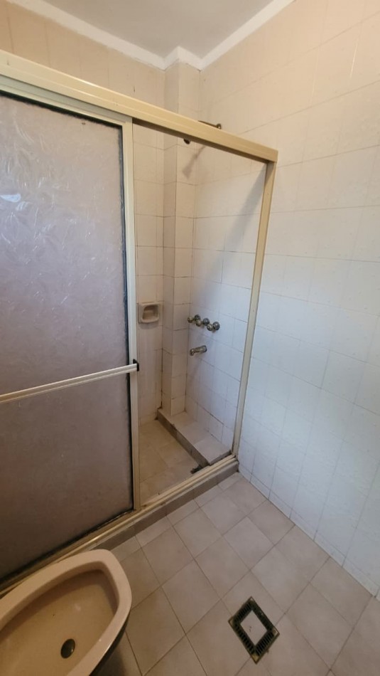 CASA EN VENTA - 3 DORMITORIOS | A MEDIA CUADRA DEL PARQUE GARAY