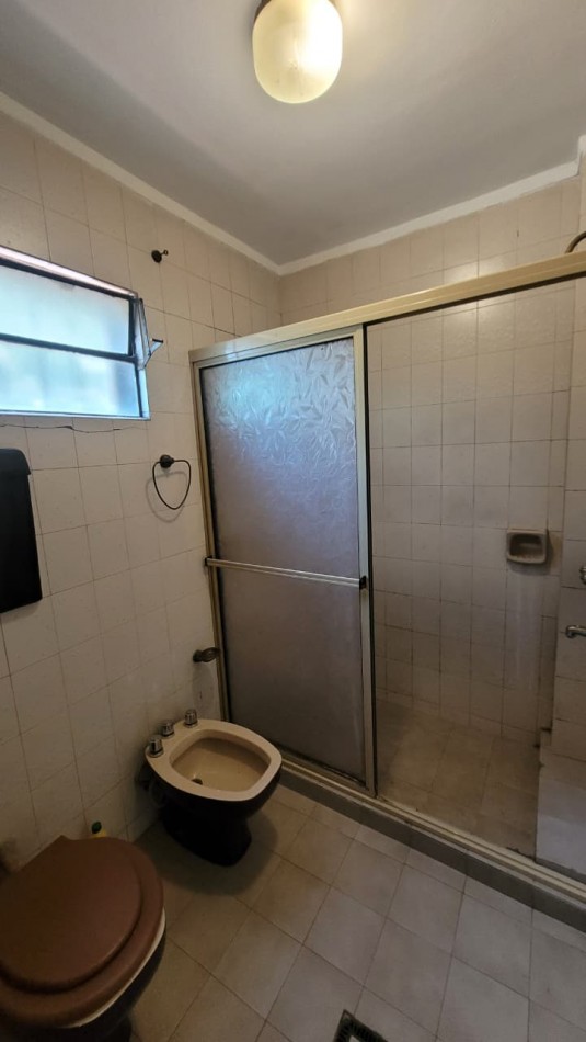 CASA EN VENTA - 3 DORMITORIOS | A MEDIA CUADRA DEL PARQUE GARAY