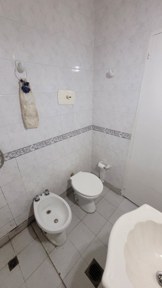 CASA EN VENTA - 3 DORMITORIOS | A MEDIA CUADRA DEL PARQUE GARAY