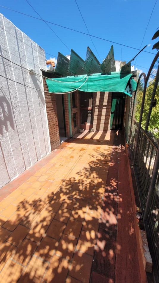 CASA EN VENTA - 3 DORMITORIOS | A MEDIA CUADRA DEL PARQUE GARAY