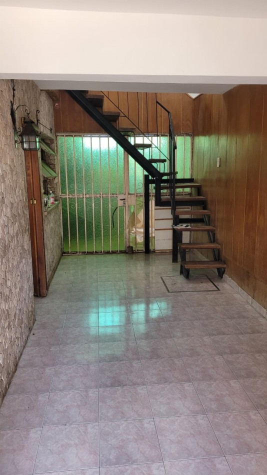 CASA EN VENTA - 3 DORMITORIOS | A MEDIA CUADRA DEL PARQUE GARAY