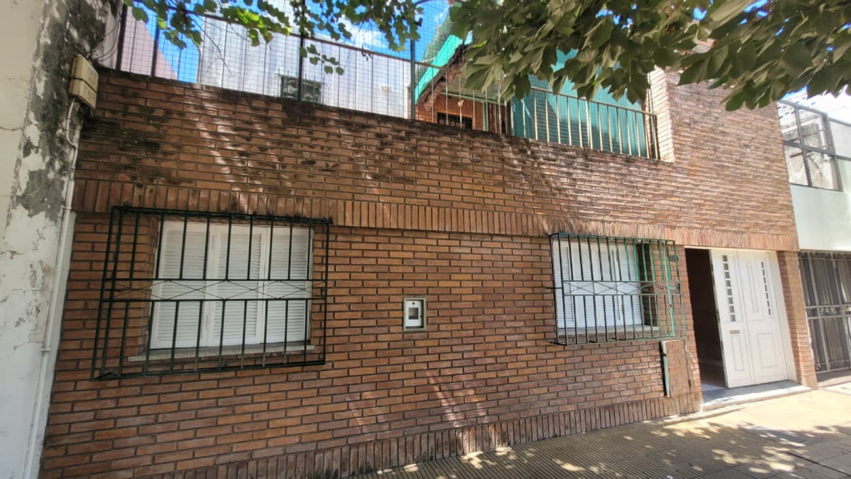 CASA EN VENTA - 3 DORMITORIOS | A MEDIA CUADRA DEL PARQUE GARAY