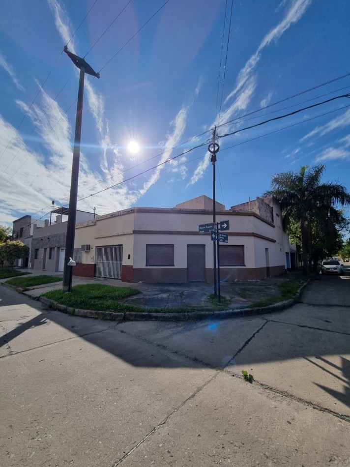 CASA 3 DORMITORIOS + 2 LOCALES A REFACCIONAR