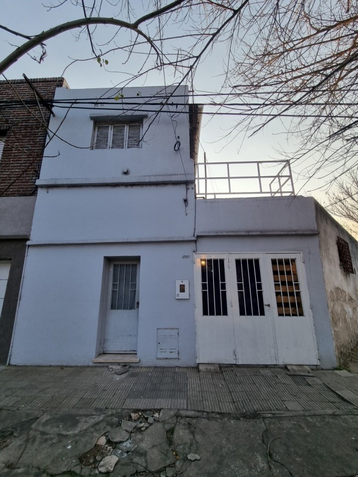 Casa en venta 3 dormitorios, Fomento 9 de julio (Refaccionar)