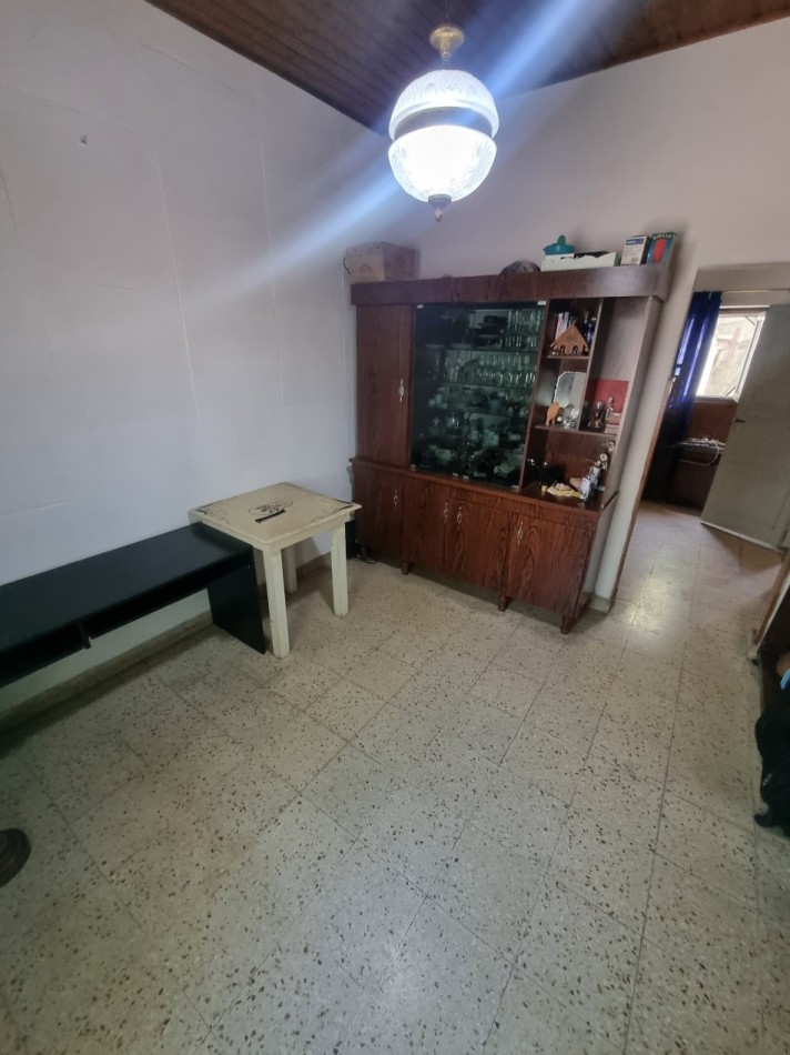 Casa en venta 3 dormitorios, Fomento 9 de julio (Refaccionar)