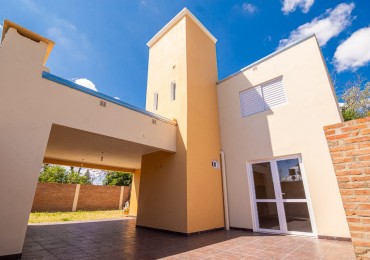 Casa a estrenar de 2 dormitorios - Excelente ubicacion y entorno natural