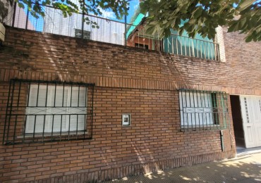 CASA EN VENTA - 3 DORMITORIOS | A MEDIA CUADRA DEL PARQUE GARAY