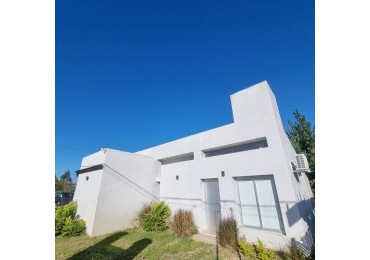 Casa 2 dormitorios Lagos Del Leyes