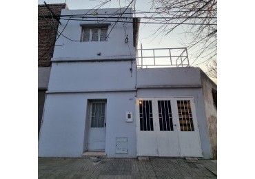 Casa en venta 3 dormitorios, Fomento 9 de julio (Refaccionar)